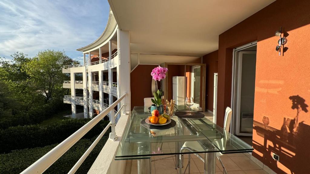 Fotografia z galérie ubytovania Appartement à Cannes 2 pieces, grande terrasse, vue parc au calme v Cannes