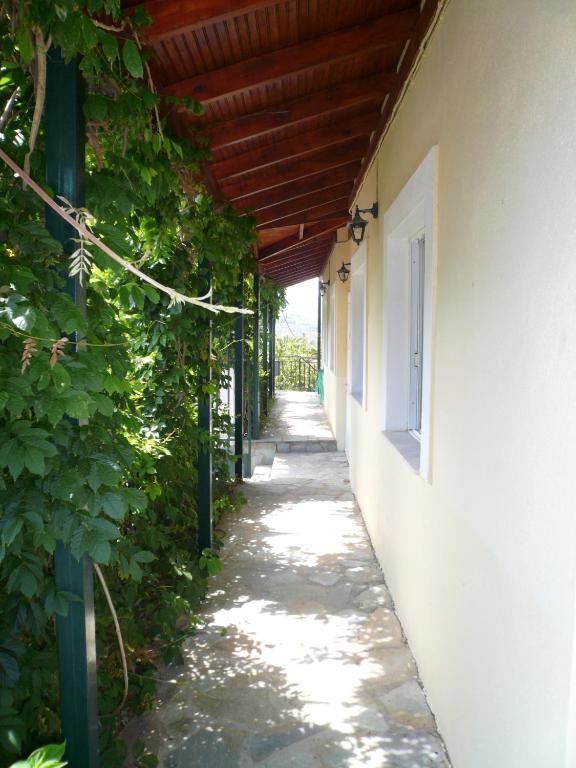 Fotografie z fotogalerie ubytování Thalis Rooms v destinaci Skoutarion