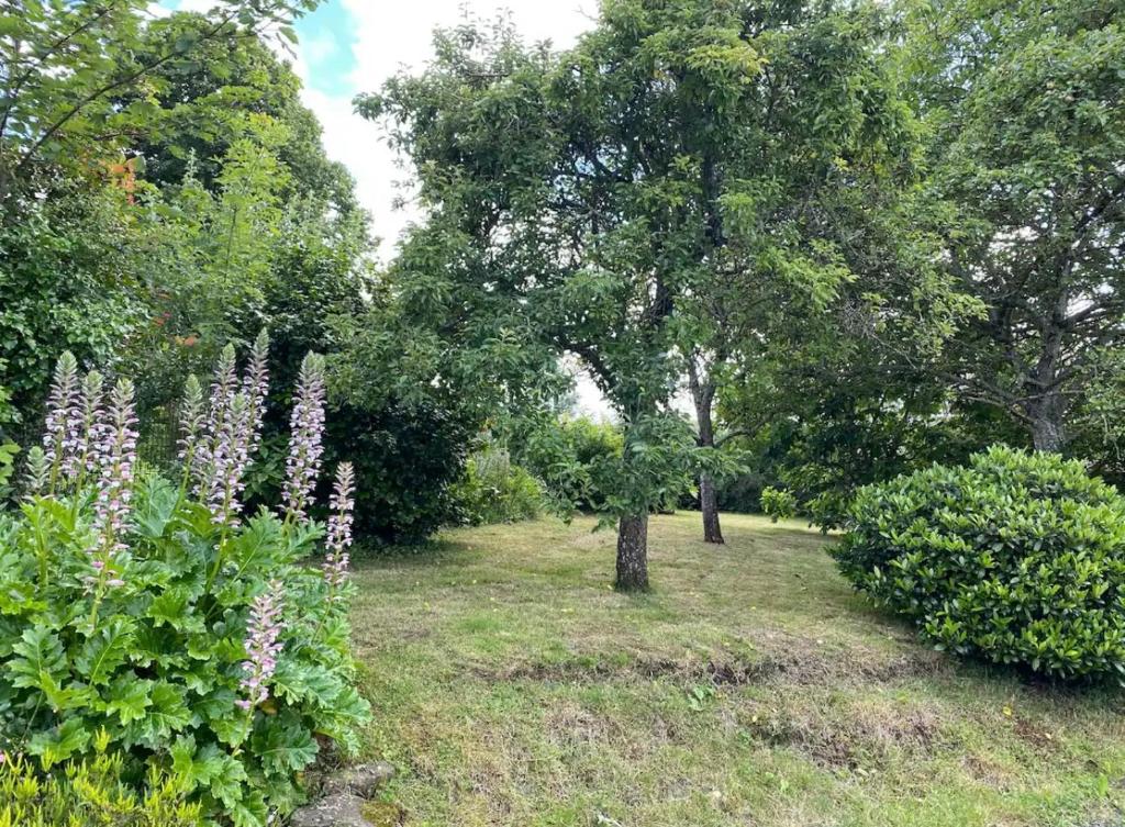 Zahrada ubytování Maison avec parc arboré entre terre et mer