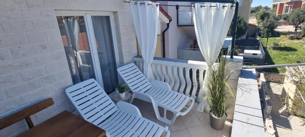 Balkón alebo terasa v ubytovaní Apartments Ćosic