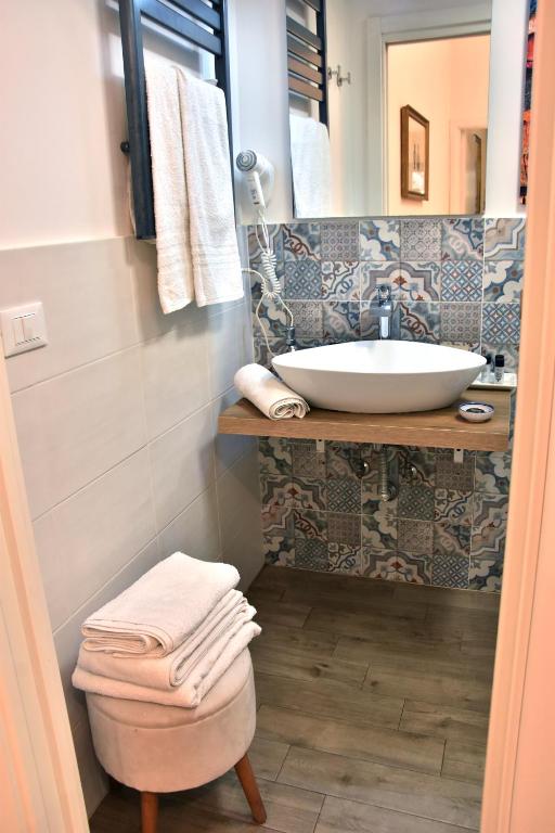 Gloden House Apartments - 14