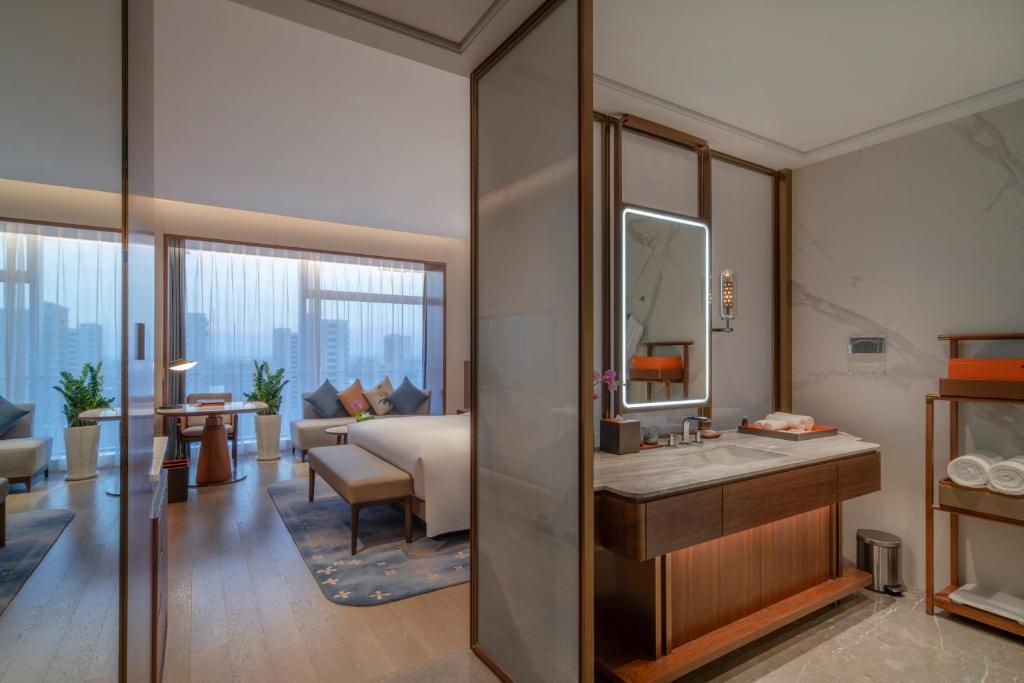 Suzhou International Conference Hotel - Deluxe Double Room
