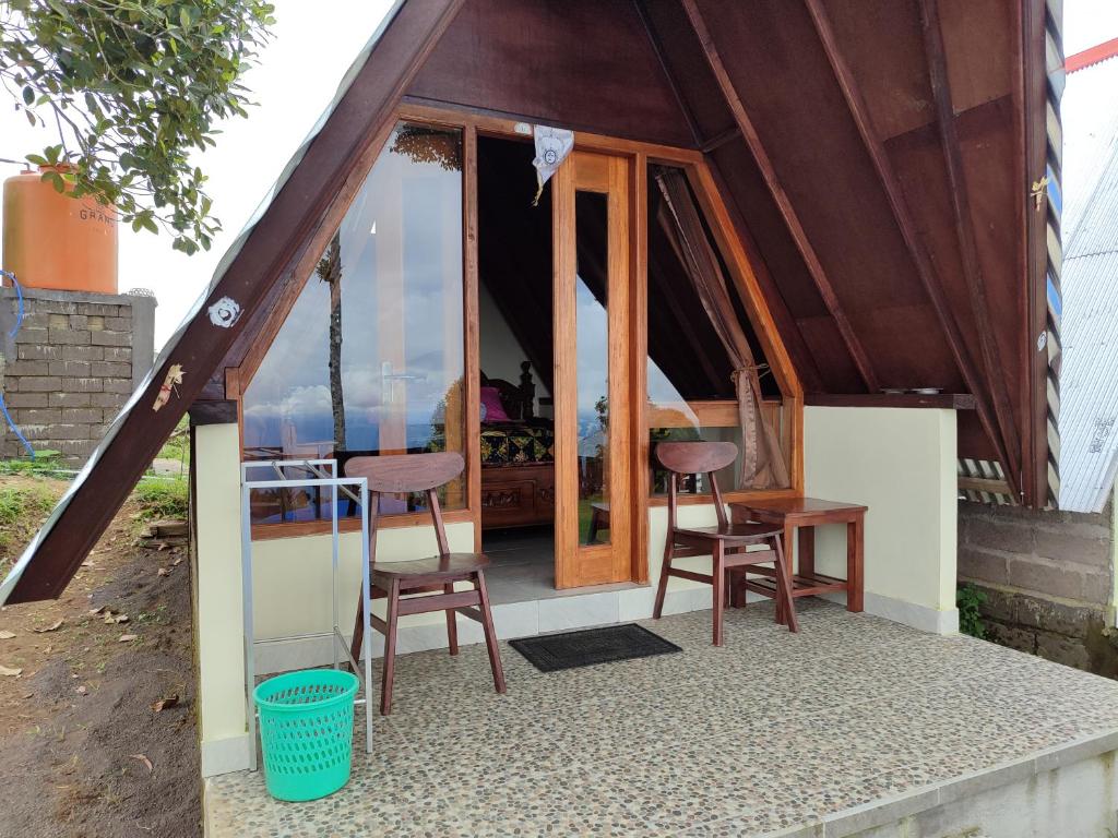 Rõdu või terrass majutusasutuses Bugo Camp Glamping & Natural Activity