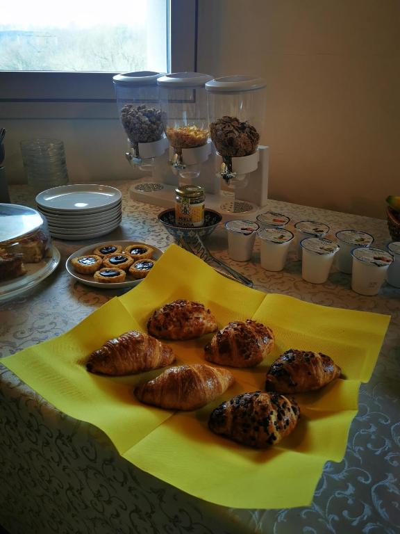 Jedlo v ubytovaní bed & breakfast alebo blízkom okolí