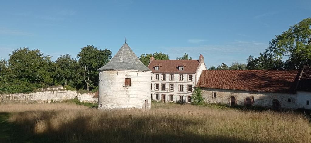 The building in which a panziókat is located