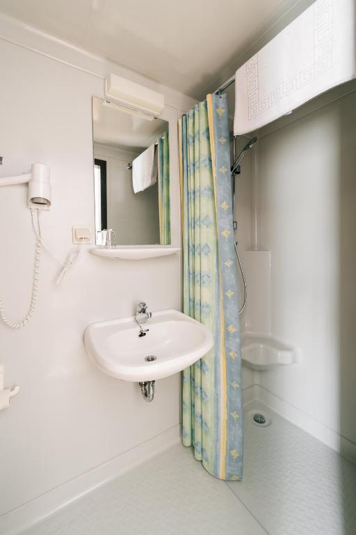 Koupelna v ubytování Hotel Weisses Ross