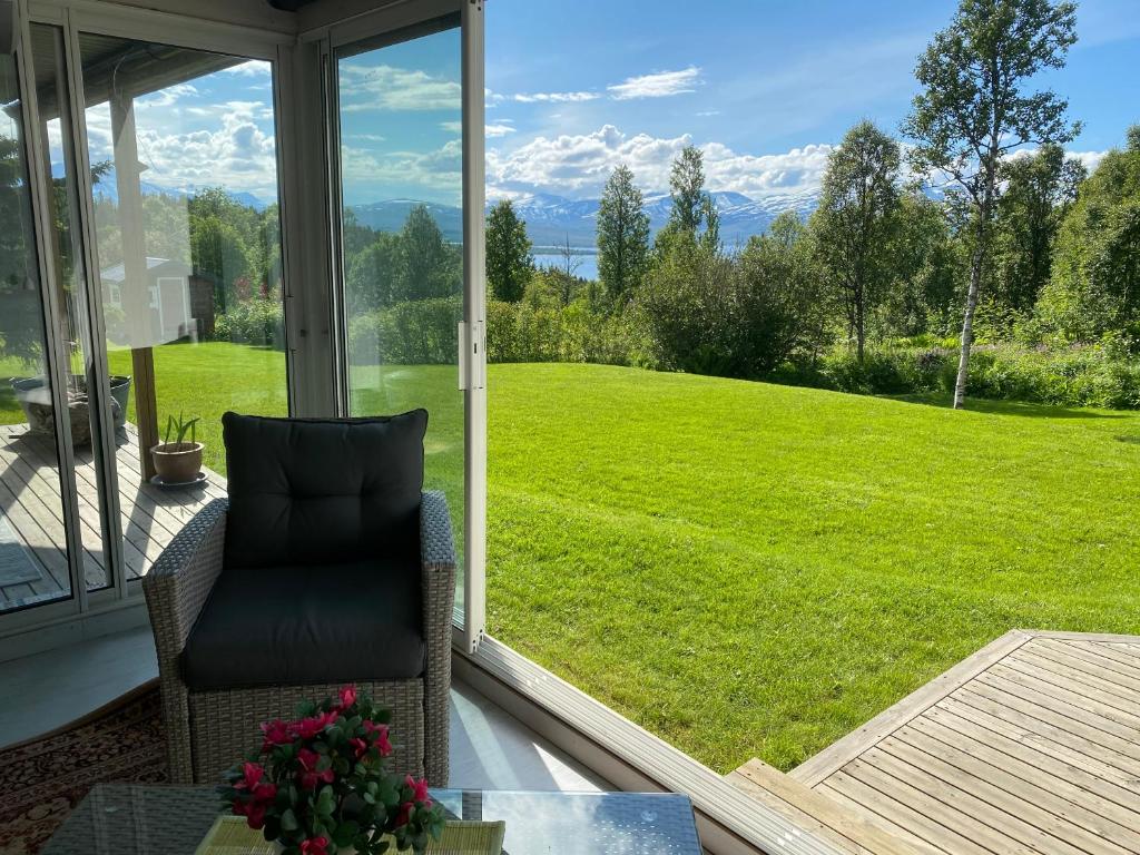 GITTA - privat appartment with glass patio and free parking, Tromsø ...