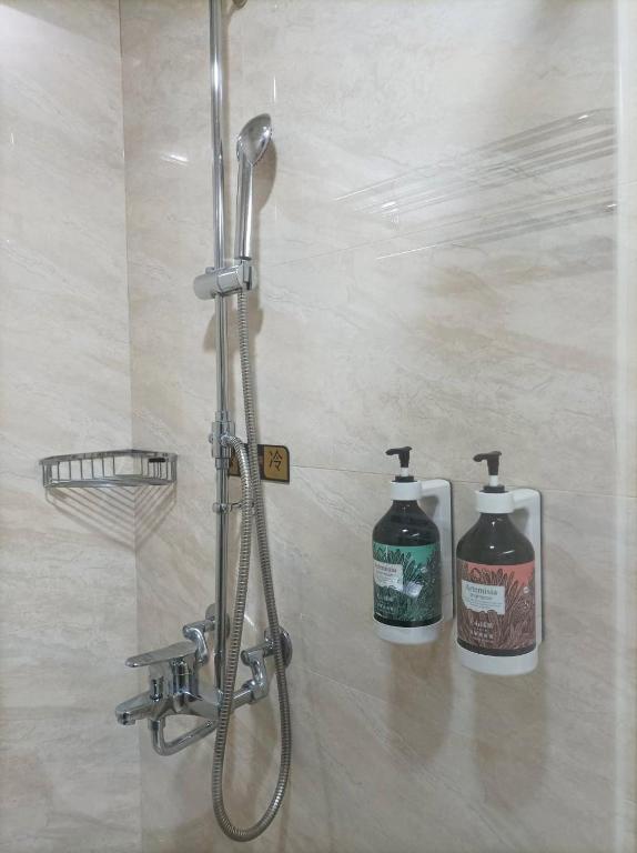 Koupelna v ubytování Crystal Hotel
