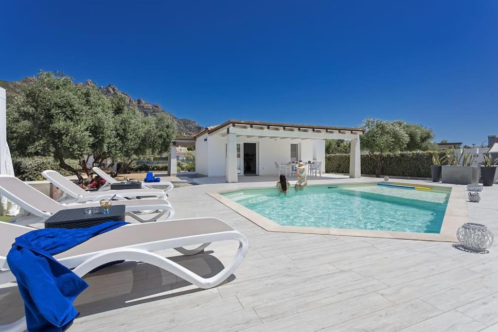 Villa Claudia a Tertenìa - Lusso con piscina privata