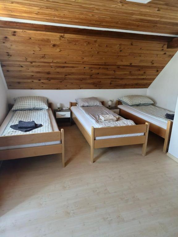 Fotografie z fotogalerie ubytování Kometer soba v destinaci Bovec