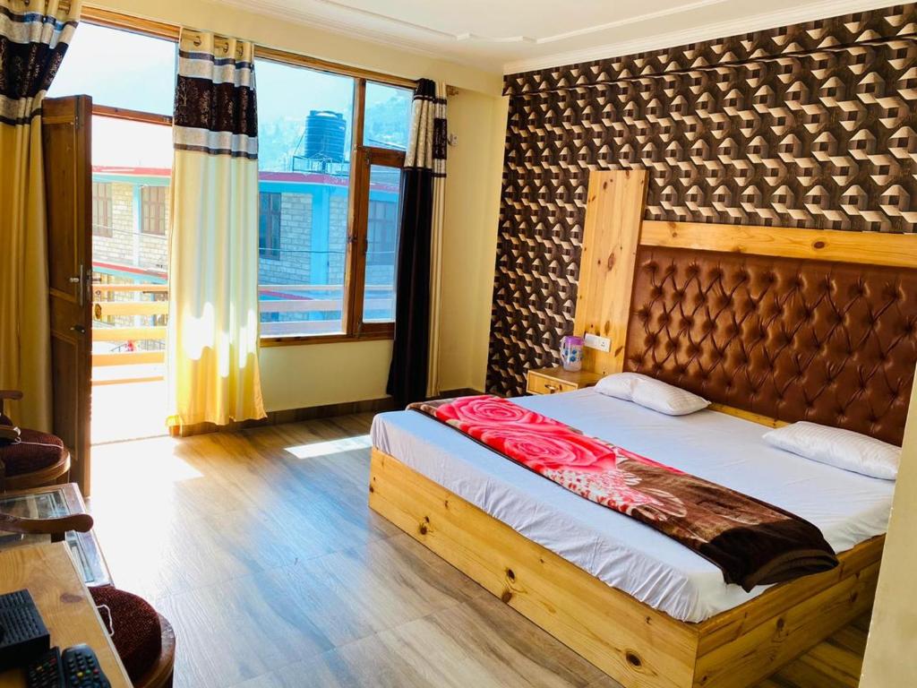 Timber Hill Hotel - Housity