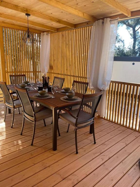 Balkón nebo terasa v ubytování mobile home MIRNA