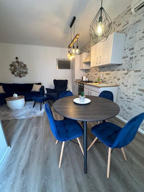 Kuchyň nebo kuchyňský kout v ubytování Villa Nada