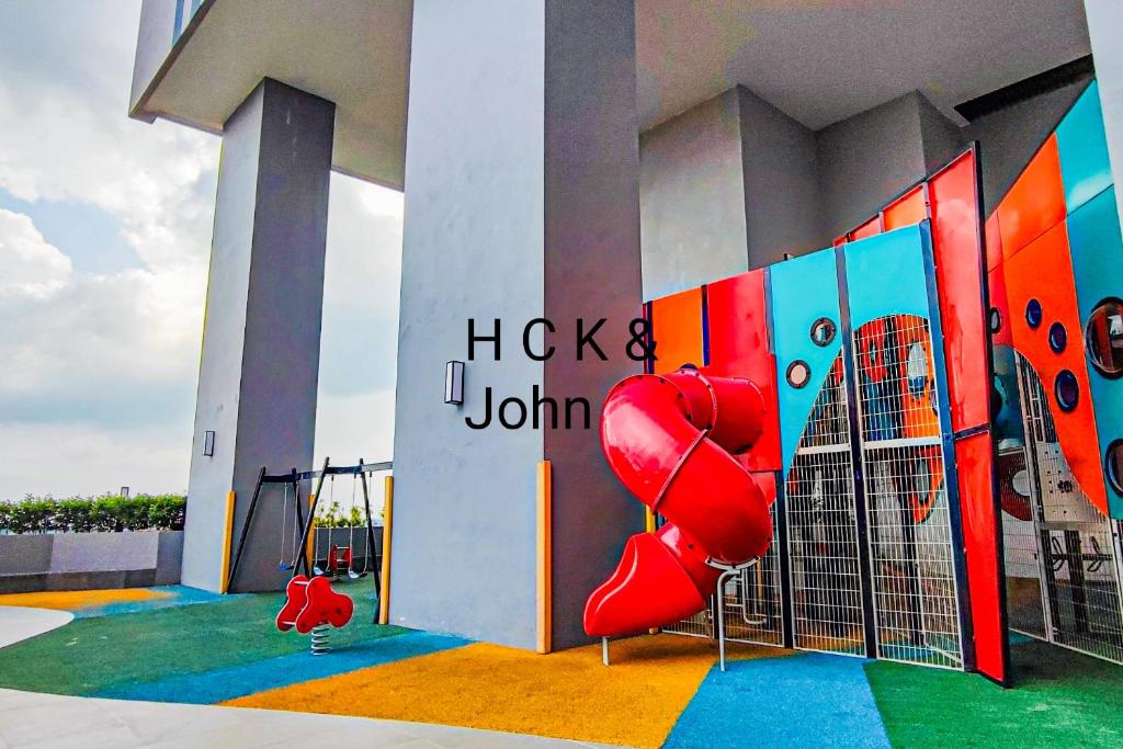 Herní místnost nebo prostor pro děti v ubytování Double Storey Pool at Trio Setia by HCK