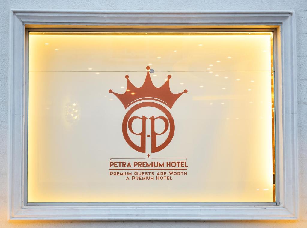 Certifikát, hodnocení, plakát nebo jiný dokument vystavený v ubytování Petra Premium Hotel
