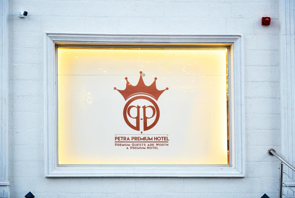 Certifikát, hodnocení, plakát nebo jiný dokument vystavený v ubytování Petra Premium Hotel