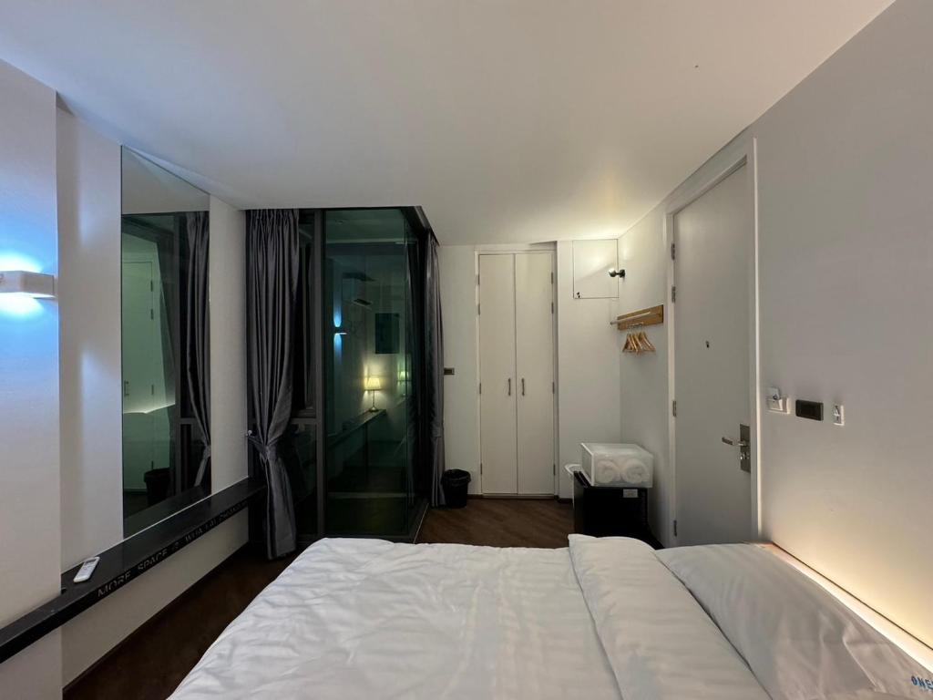 One More Space - Resim 32