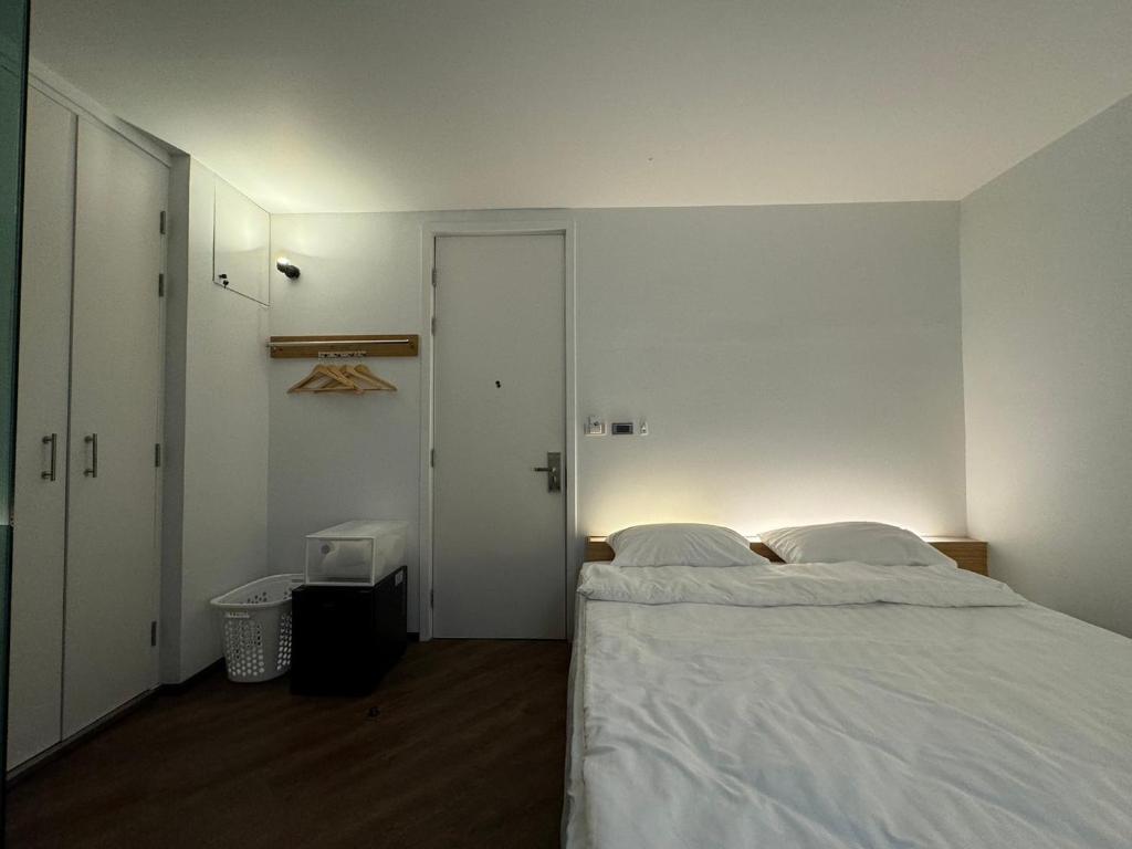 One More Space - Resim 33