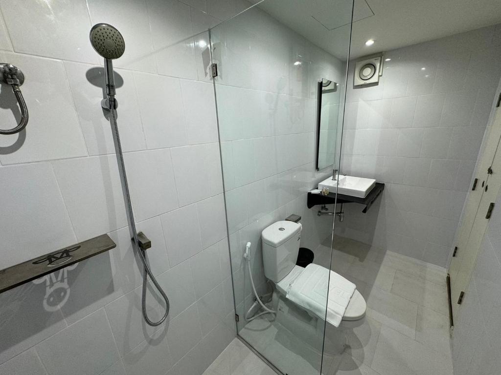 One More Space - Resim 43