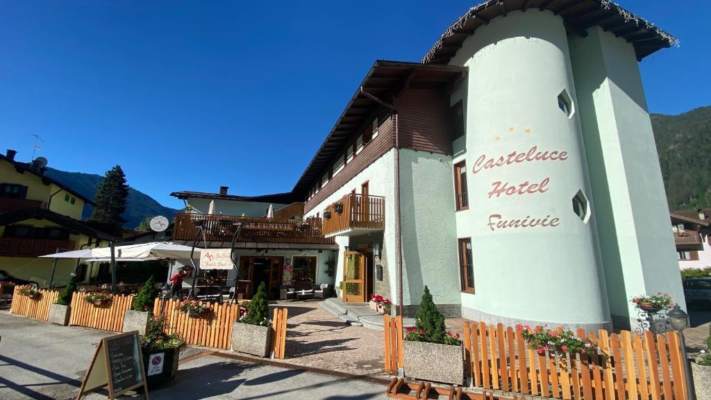 Budova, kde se hotel nachází