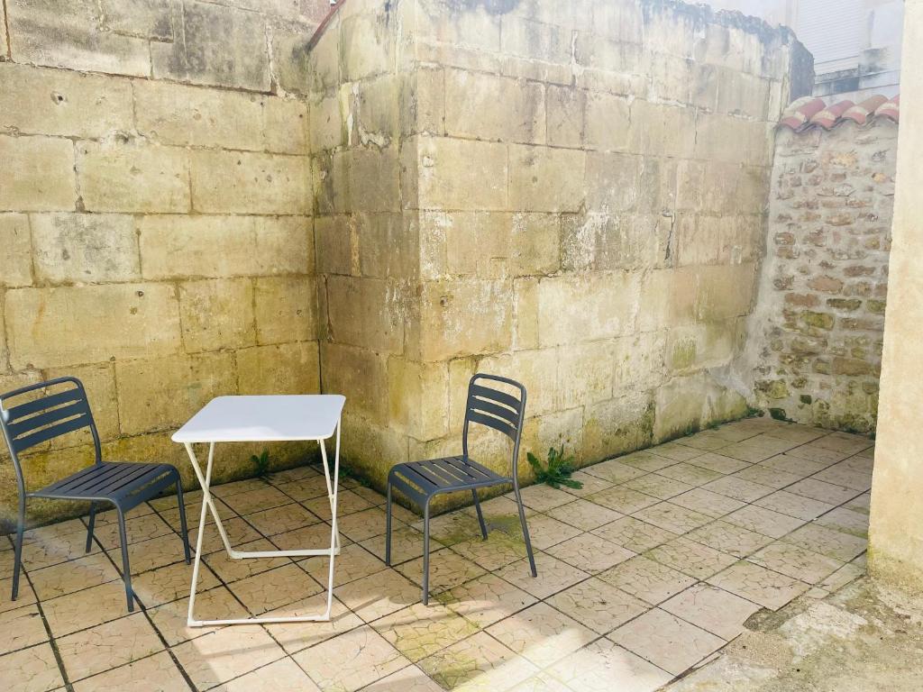 Fotografia z galérie ubytovania Appartement avec cour privée v destinácii Saint-Jean-dʼAngély