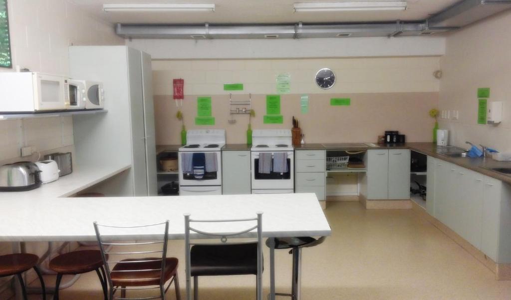 Kuchyň nebo kuchyňský kout v ubytování Backpackers Central Hamilton