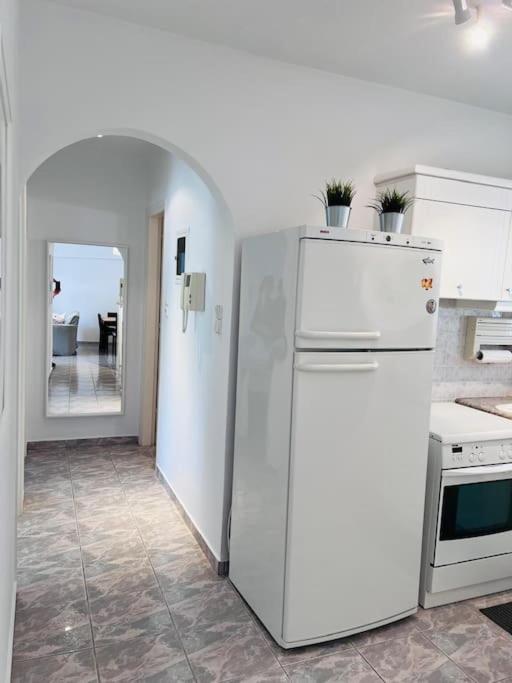 Kuchyň nebo kuchyňský kout v ubytování Akrata apartment