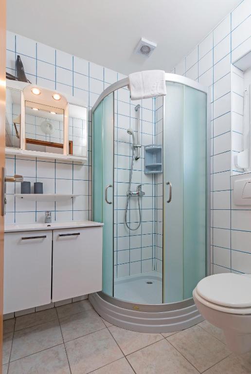 Apartments Antic - One-Bedroom Apartment