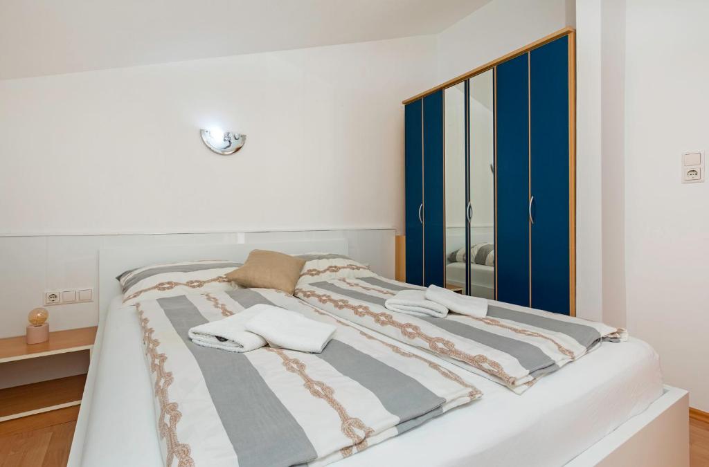 Apartments Antic - 18