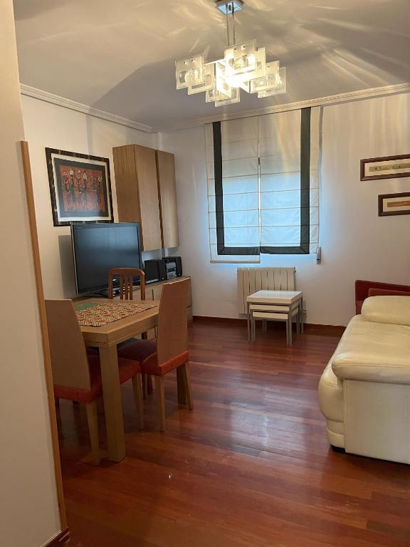 TV a/nebo společenská místnost v ubytování MYM Vivienda Ávila, buena situación. VUT-AV-00805