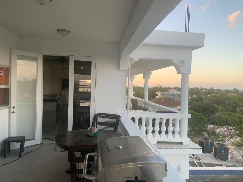 Gallery image of New condo with sea view (unit 3 of 3) in Wheeland Settlement