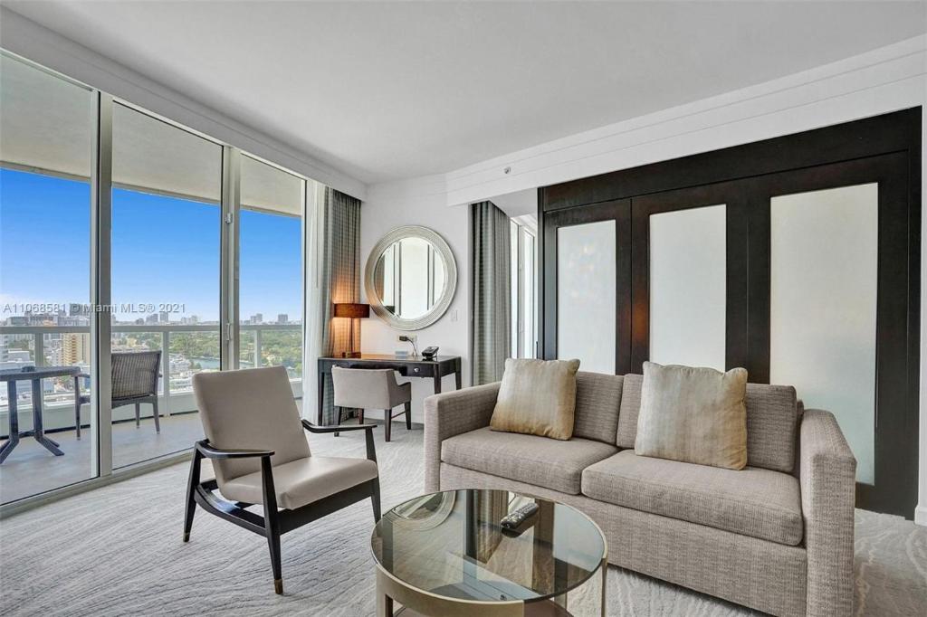 Fontainebleau Miami Beach - Junior Suite With Ocean View
