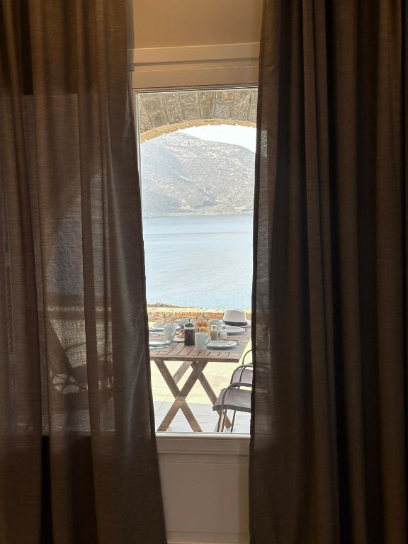 Rõdu või terrass majutusasutuses Amorgos Delight