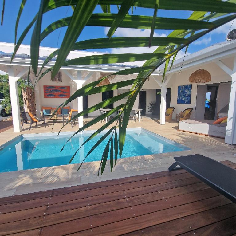 Piscina a Villa MiLouMa o a prop