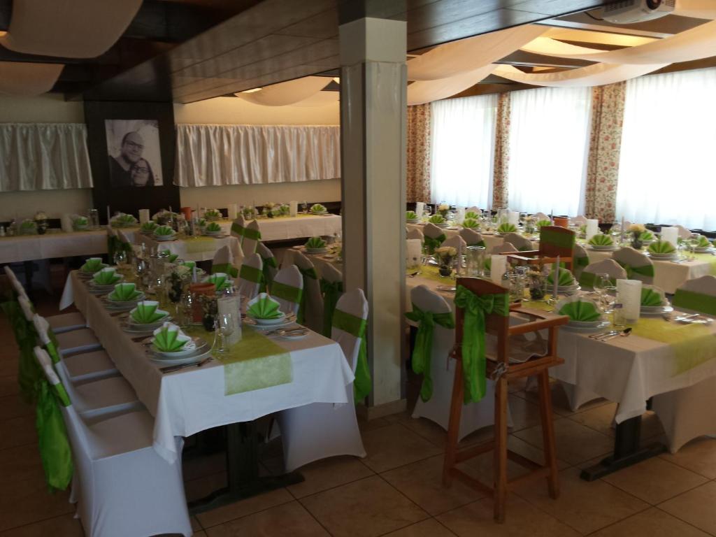 Restaurace v ubytování Gasthof zur Grenze
