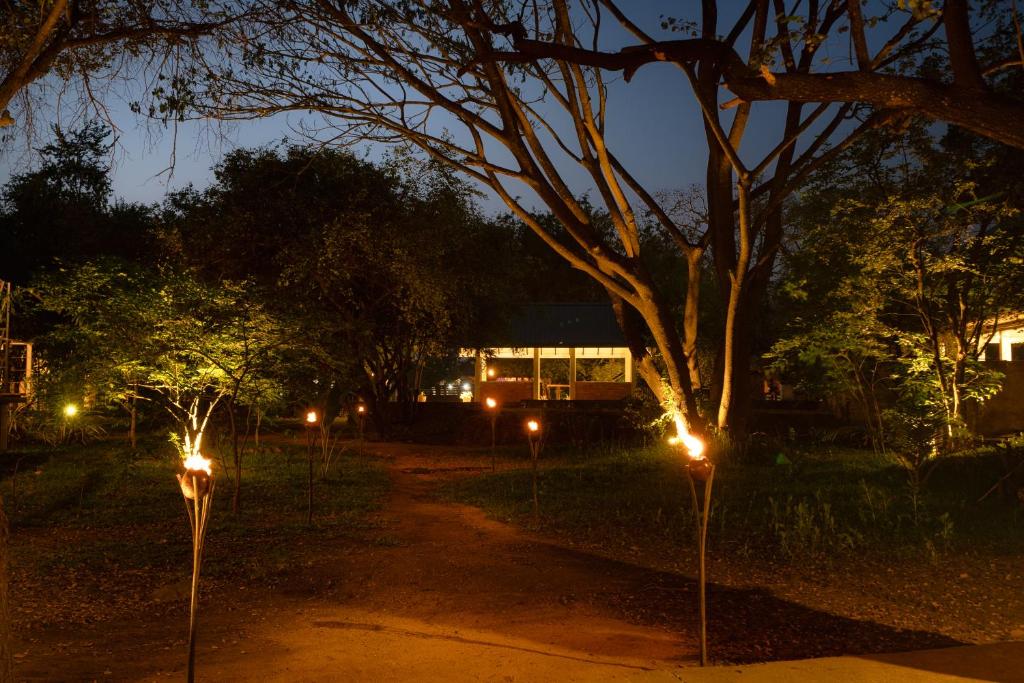 Zahrada ubytování Lario Resort Sigiriya