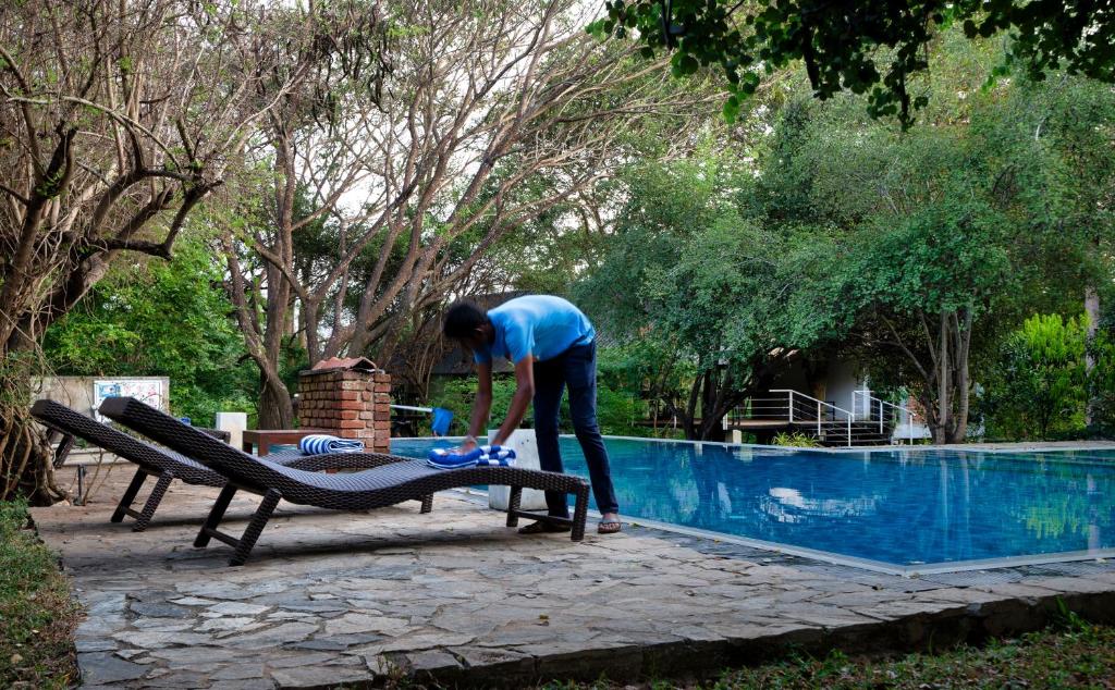 Bazén v ubytování Lario Resort Sigiriya nebo v jeho okolí