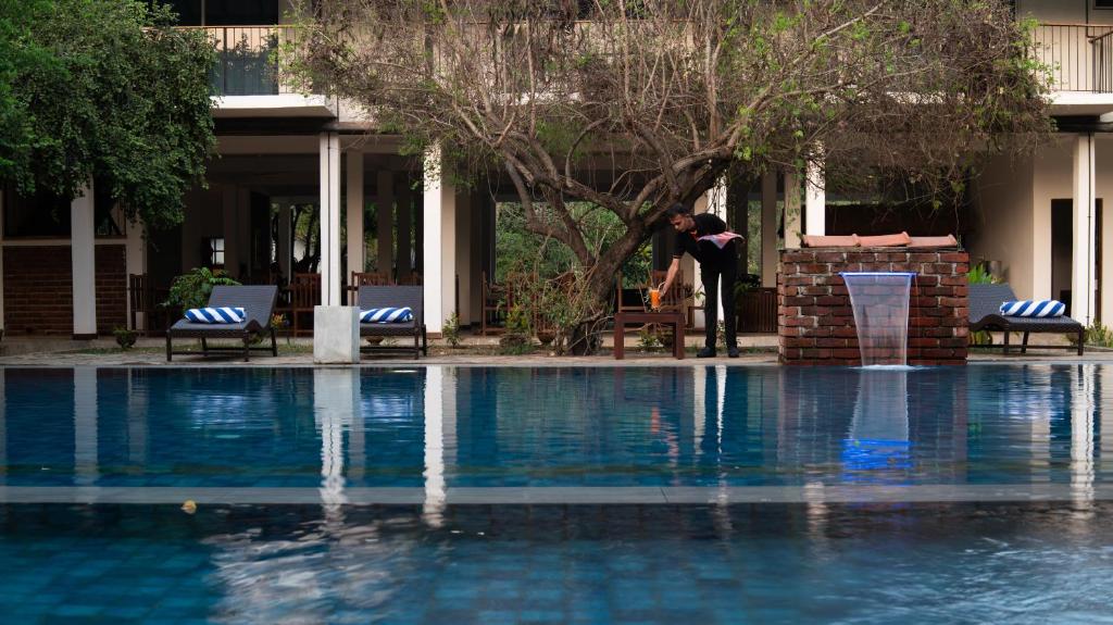 Bazén v ubytování Lario Resort Sigiriya nebo v jeho okolí