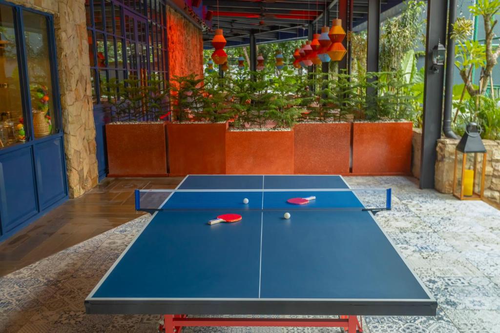 Stolní tenis v ubytování Ashley Tugu Tani Menteng nebo okolí