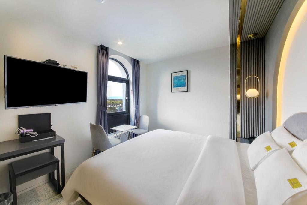 ND 1226 Hotel - Standard King Room