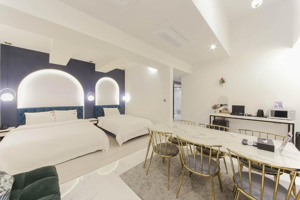 ND 1226 Hotel - Family Room