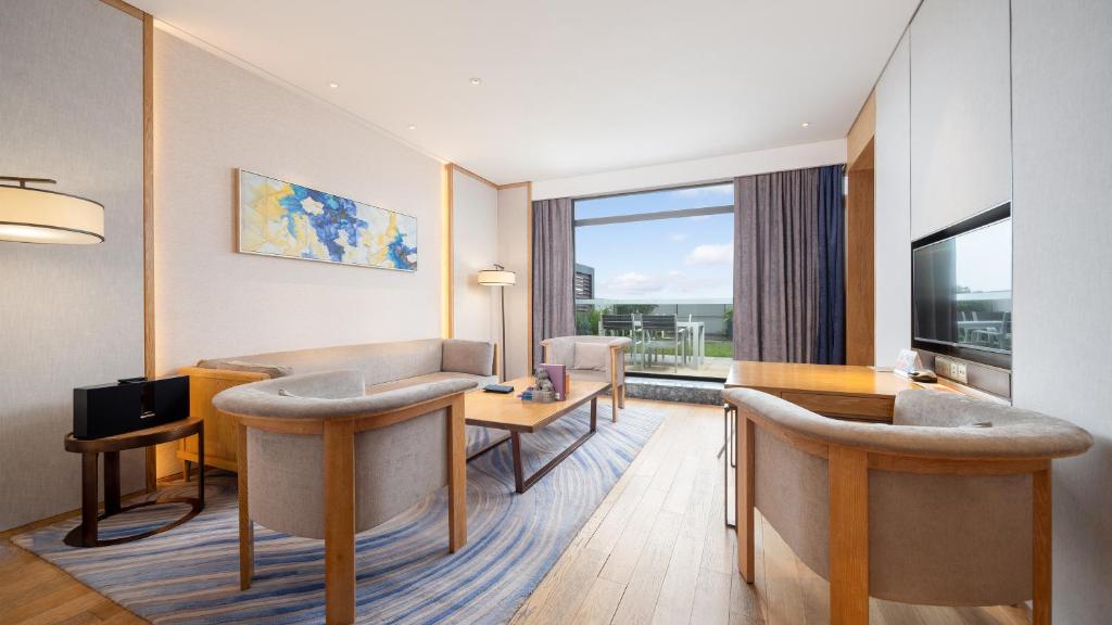 Hotel Indigo Dali Erhai by IHG - One-Bedroom Suite With Outdoor Terrace