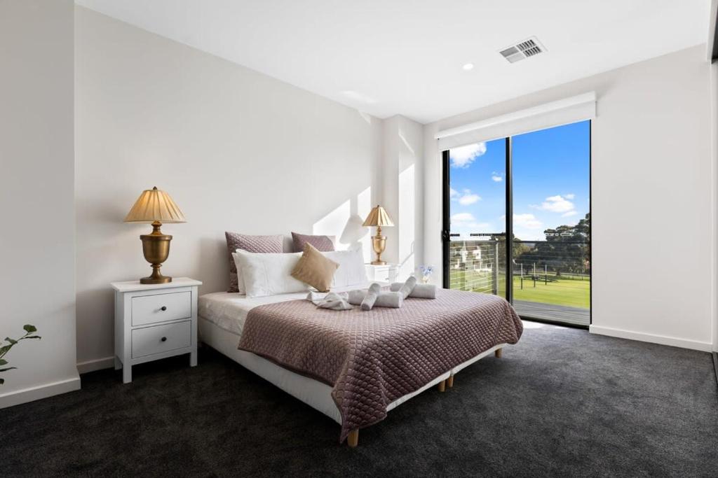 Woodforde 3BR house with an amazing view - Housity