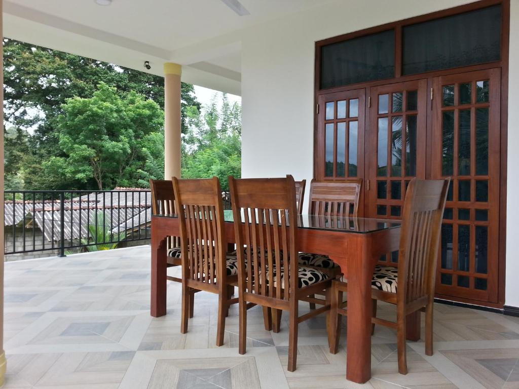 Coral Palm Villa and Apartment - 17