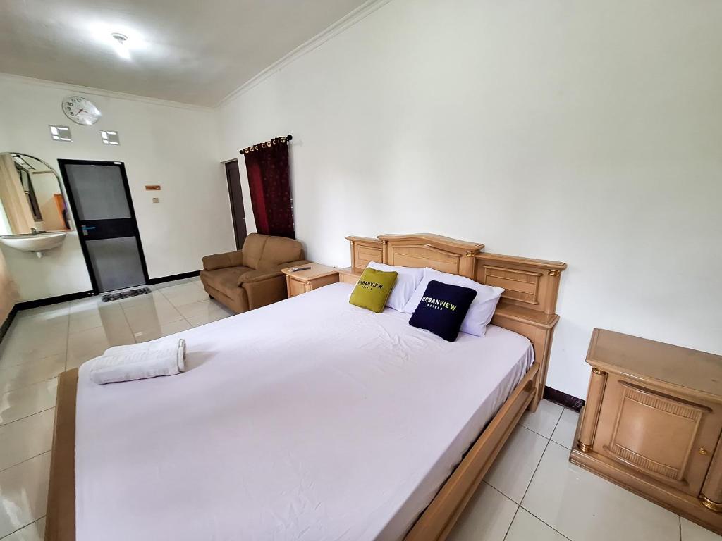 Urbanview Hotel Kusuma Garden Cianjur - Housity