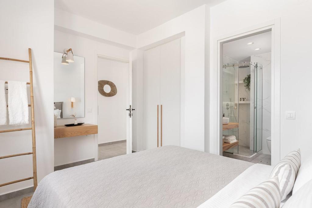 A bed or beds in a room at Villa Lefko