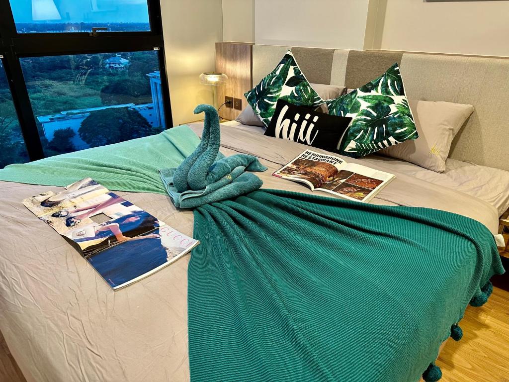 Cama o camas de una habitación en Astra Sky River Paronama Pool Luxury Changklan Chiang Mai