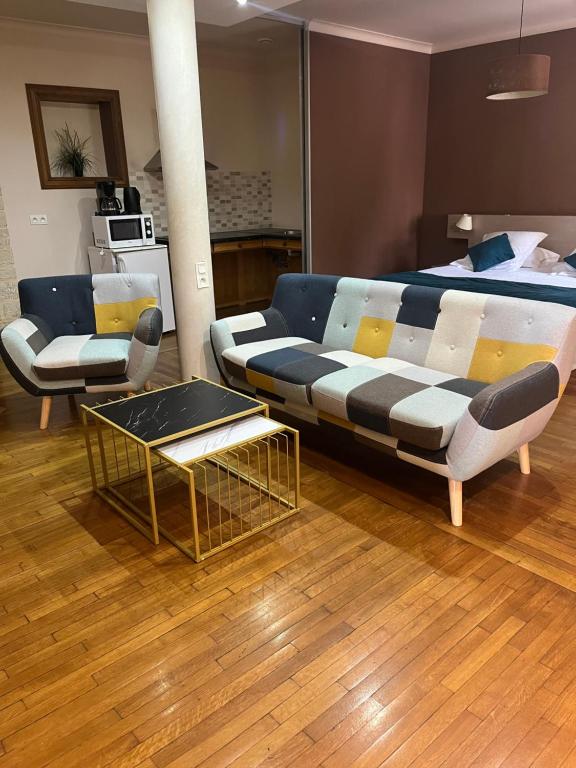 Hôtel La Vinaigrerie LOGIS - Suite (4 Adults) - Disability Access