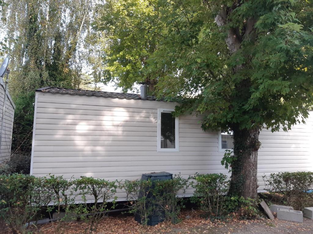 Photo de la galerie de l'établissement Mobil-home a louer dans un camping **** proche de la mer et forêt, à Saint-Jean-de-Monts