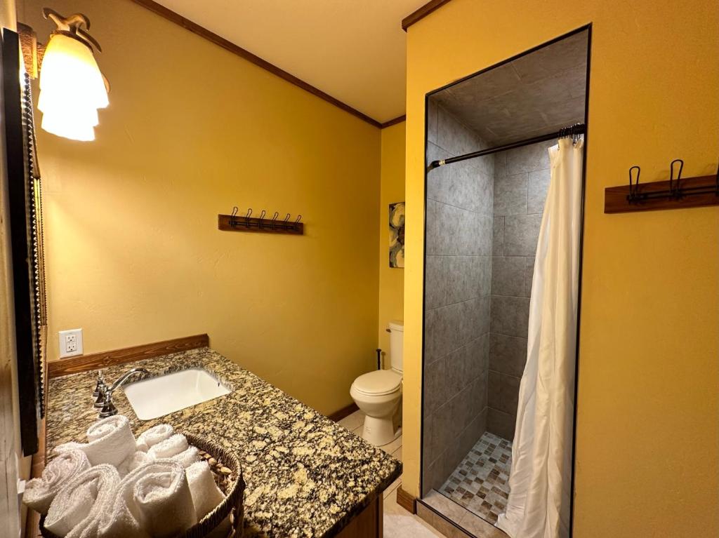 Bagno di Yellowstone Cabins and RV